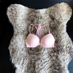 NWOT! Victorias Secret Front Close Bombshell Bra